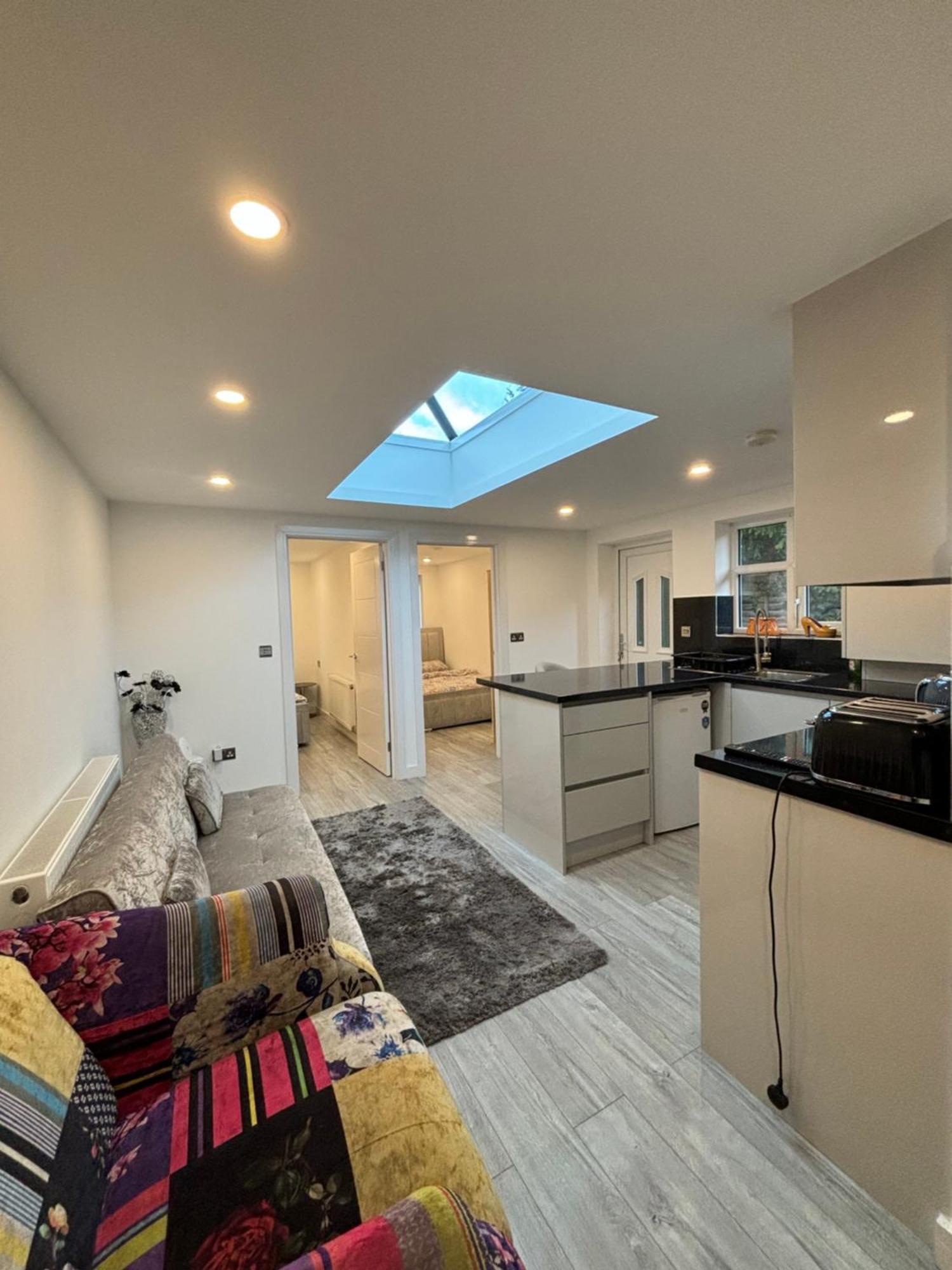 Newly Build 2Br Property With Free Parking High Wycombe Eksteriør bilde