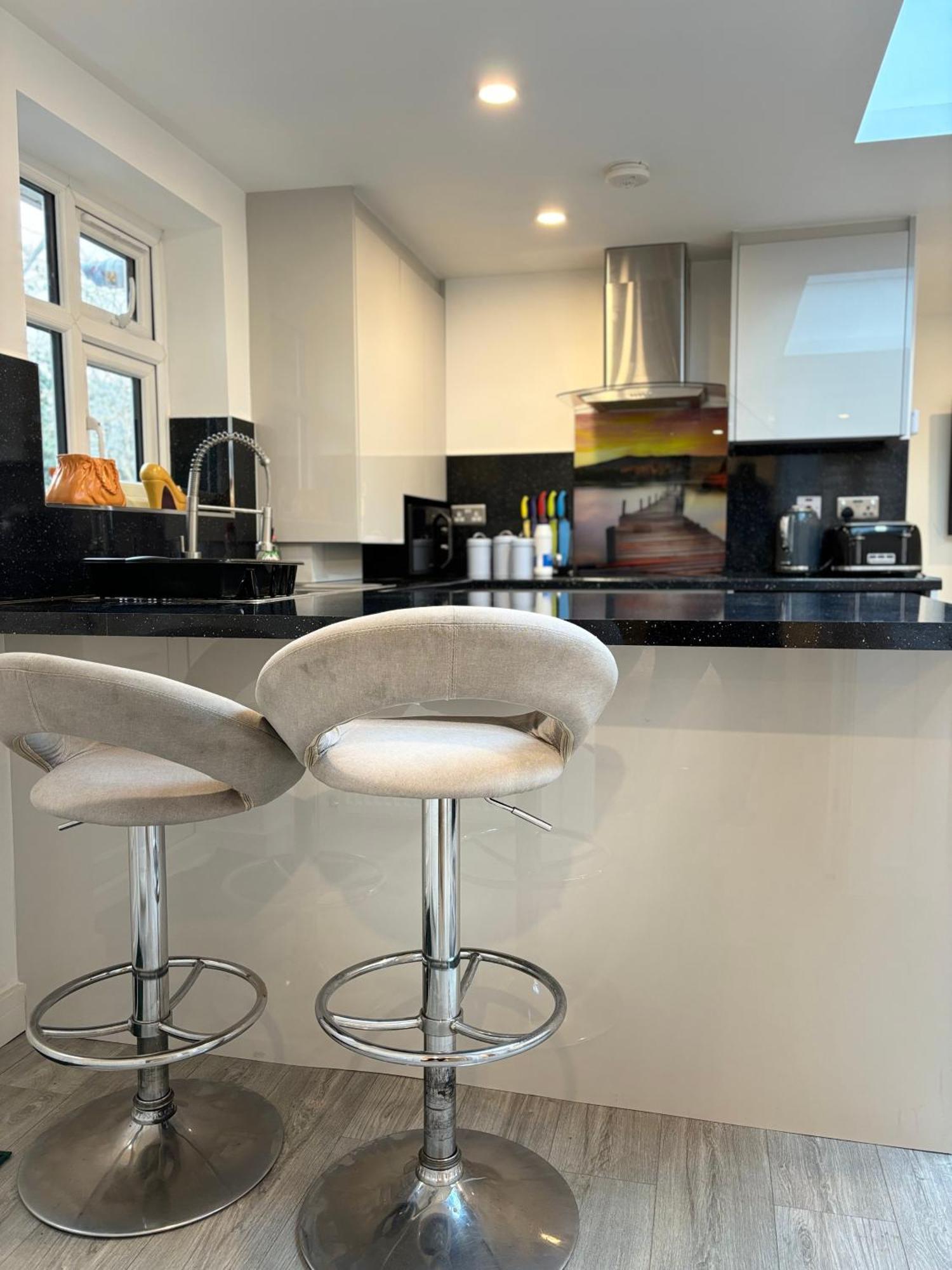 Newly Build 2Br Property With Free Parking High Wycombe Eksteriør bilde